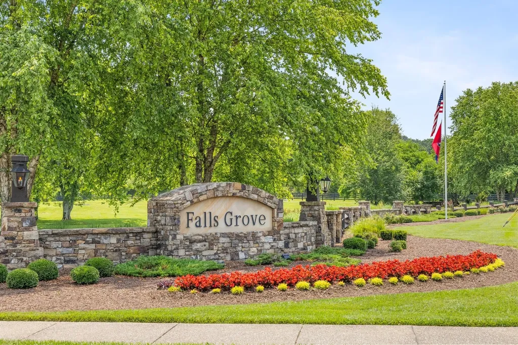 6764 Falls Ridge Lane College Grove TN 37046