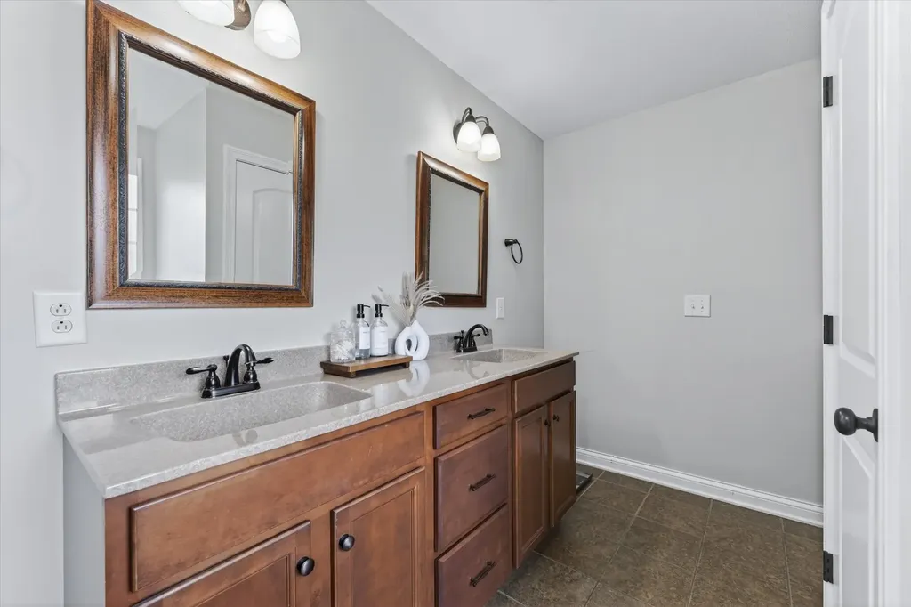 301 Ivy Bend Circle Clarksville TN 37043