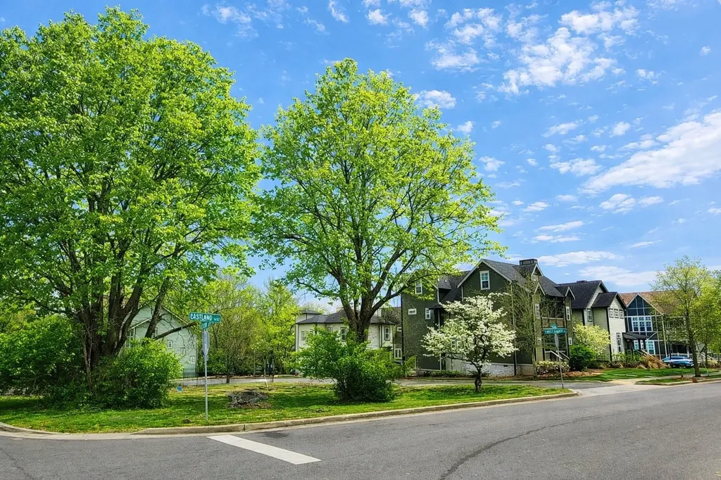 2822 Eastland Avenue Nashville TN 37206