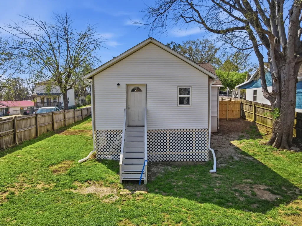 319 E 17th Street Columbia TN 38401