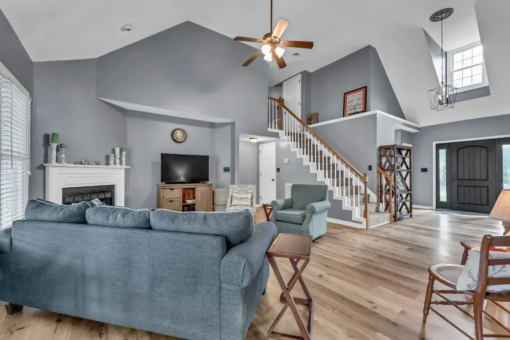 209 Longwood Lane Clarksville TN 37043