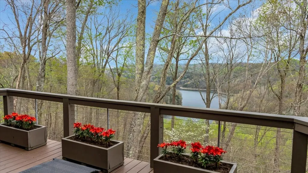 8581 Silver View Lane Silver Point TN 38582