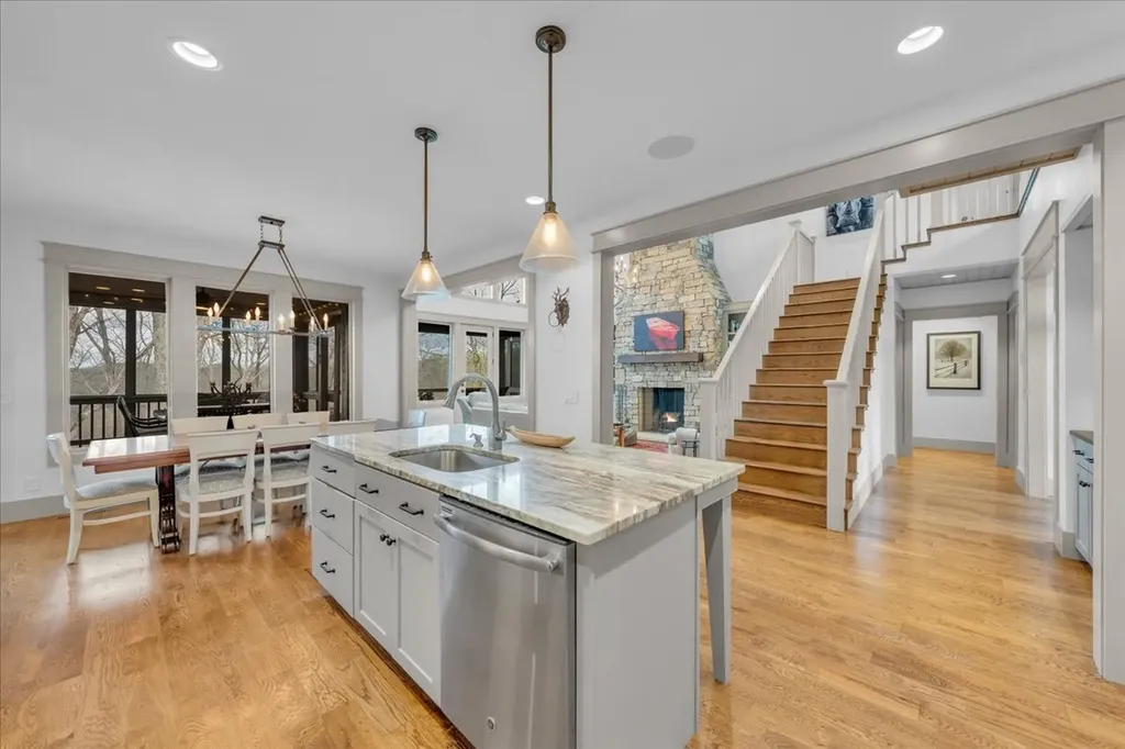 8581 Silver View Lane Silver Point TN 38582