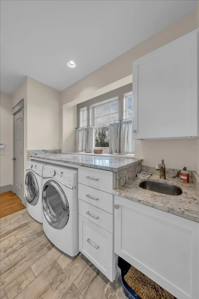 8581 Silver View Lane Silver Point TN 38582