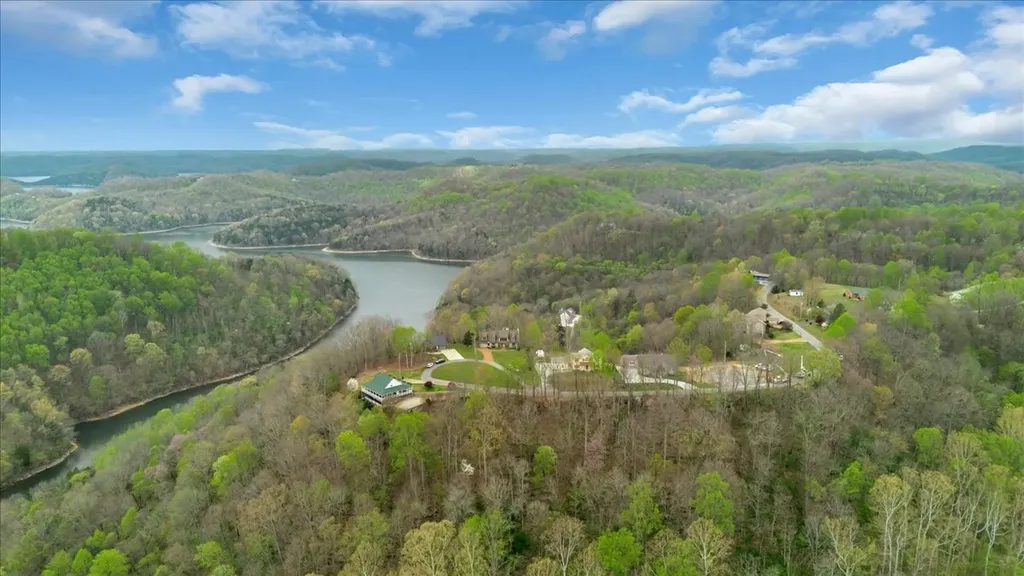 8581 Silver View Lane Silver Point TN 38582