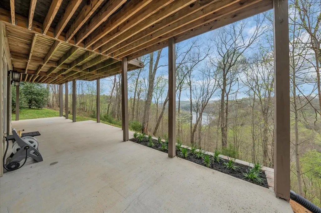 8581 Silver View Lane Silver Point TN 38582