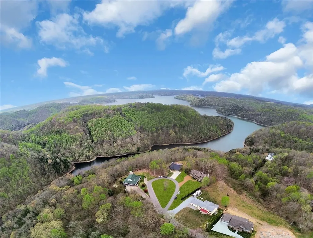 8581 Silver View Lane Silver Point TN 38582