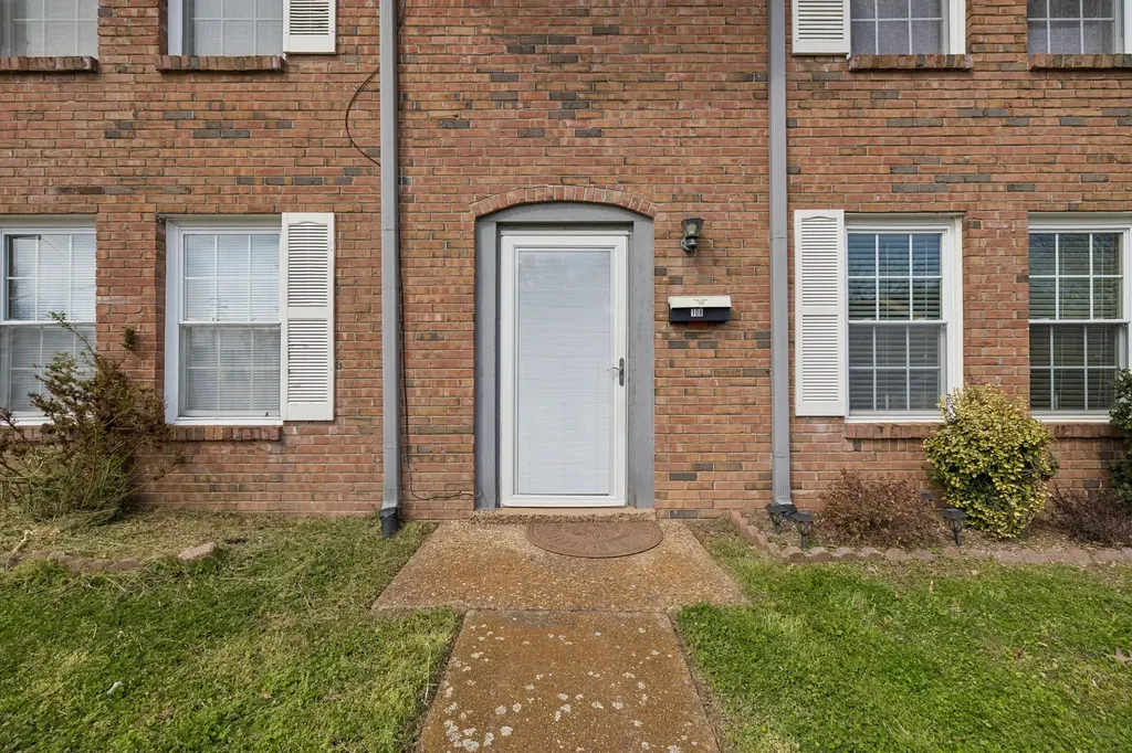 5510 Country Drive Nashville TN 37211