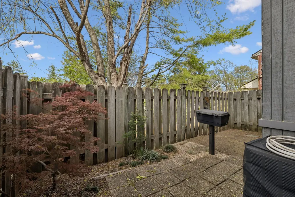 5510 Country Drive Nashville TN 37211