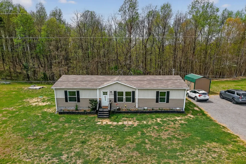 1399 Adamson Branch Road Liberty TN 37095