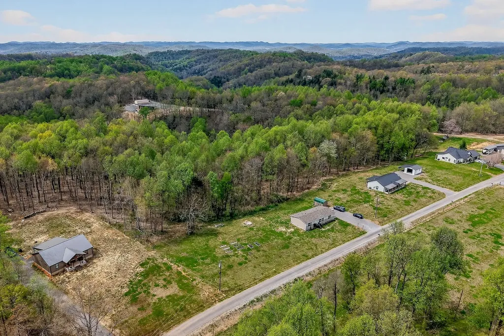 1399 Adamson Branch Road Liberty TN 37095