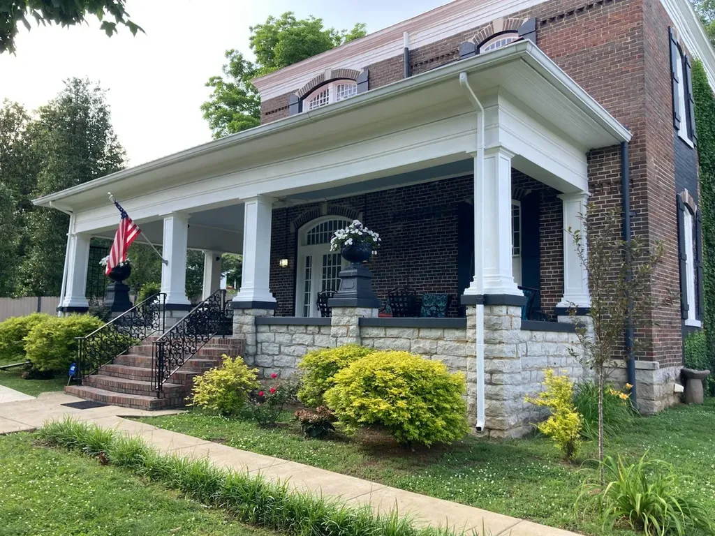 404 Washington St, E Fayetteville TN 37334