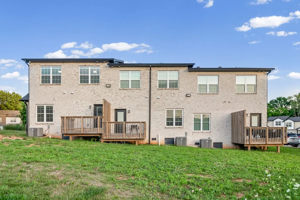 1170 Meadowhill Lane Clarksville TN 37043