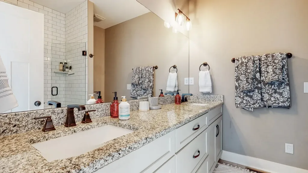 524B E Bend Drive Nashville TN 37209