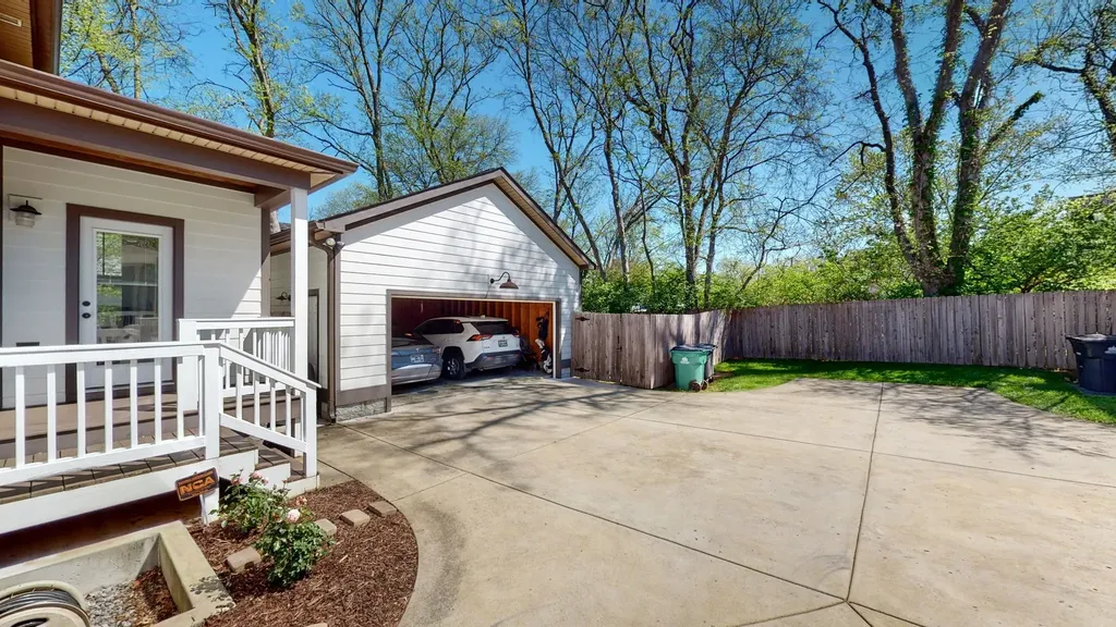 524B E Bend Drive Nashville TN 37209