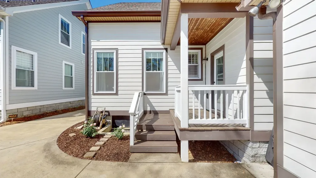 524B E Bend Drive Nashville TN 37209
