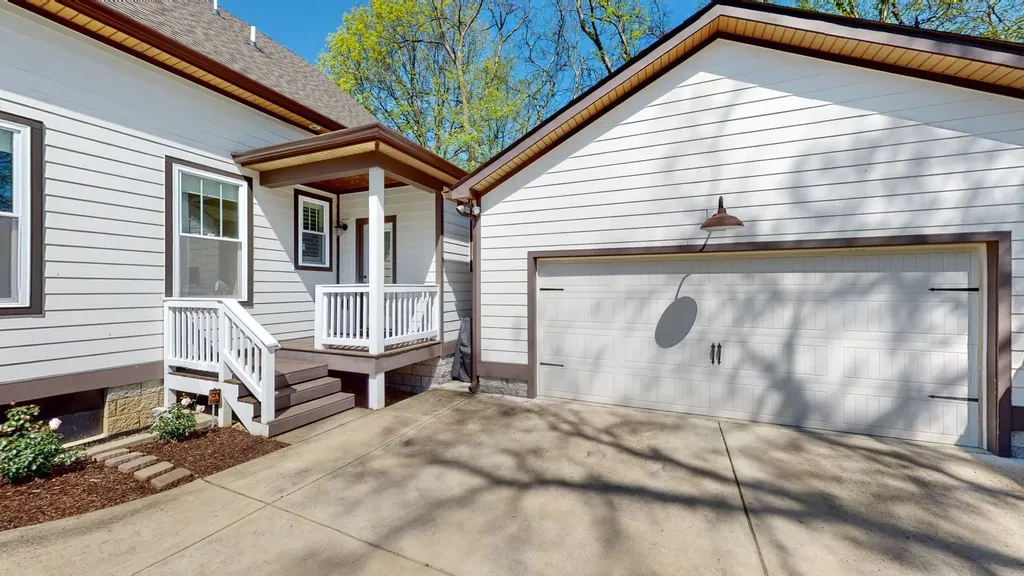 524B E Bend Drive Nashville TN 37209