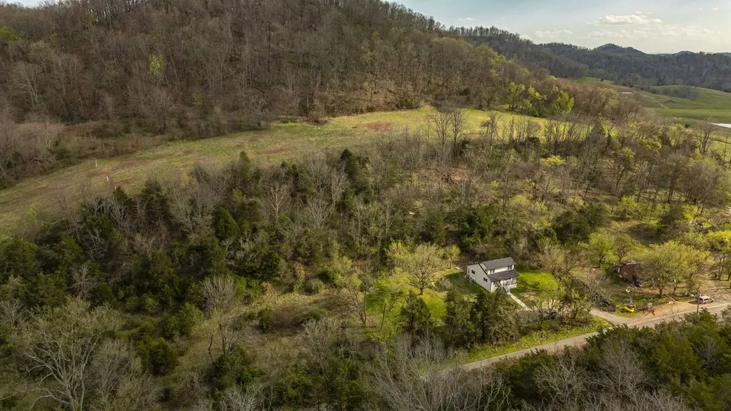 3365 Pleasant Valley Road Hartsville TN 37074