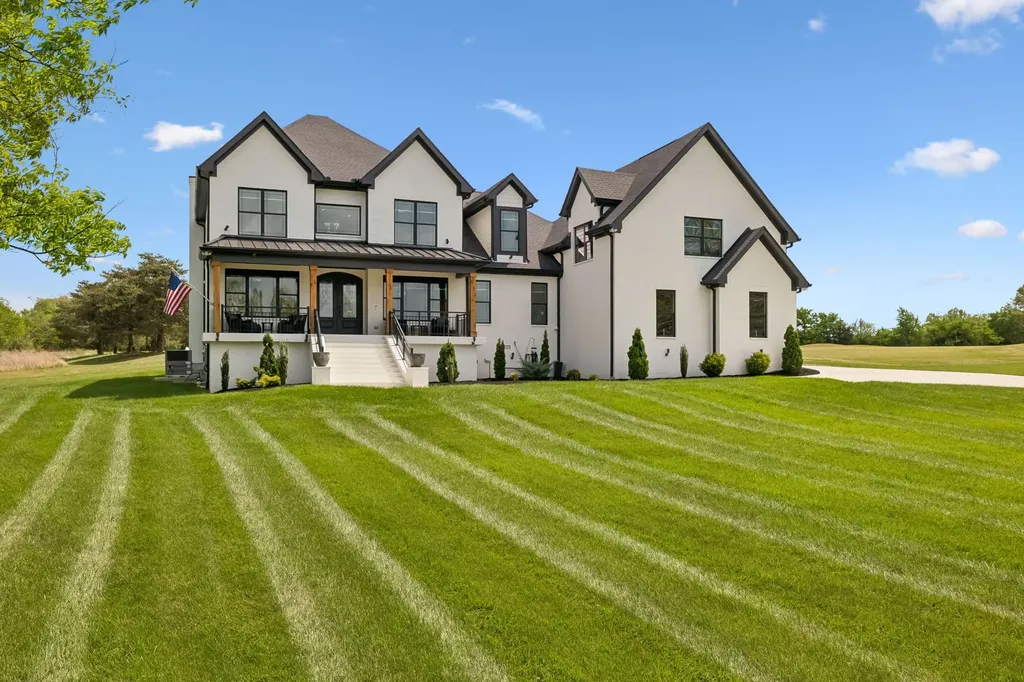 4223 Ironwood Drive Greenbrier TN 37073