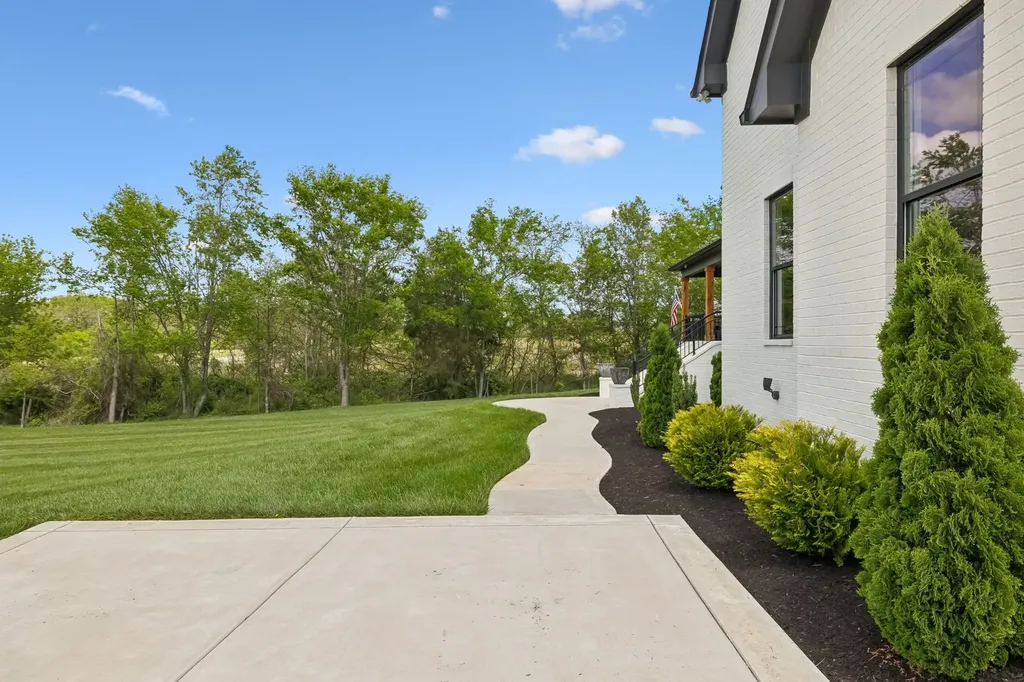 4223 Ironwood Drive Greenbrier TN 37073