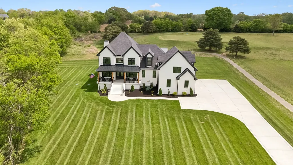 4223 Ironwood Drive Greenbrier TN 37073