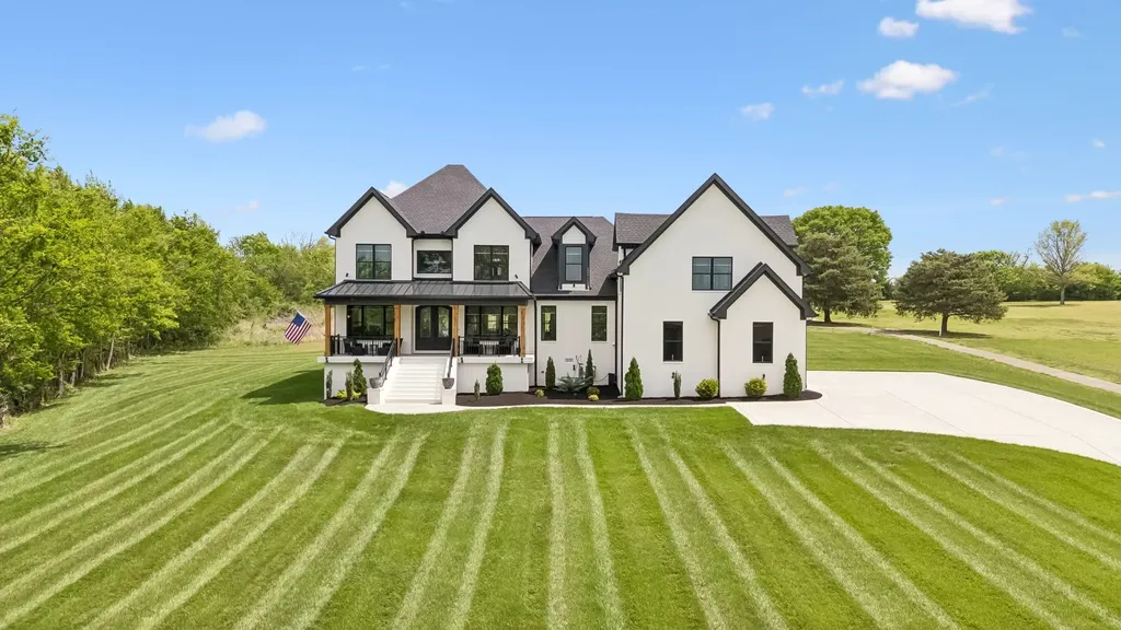 4223 Ironwood Drive Greenbrier TN 37073
