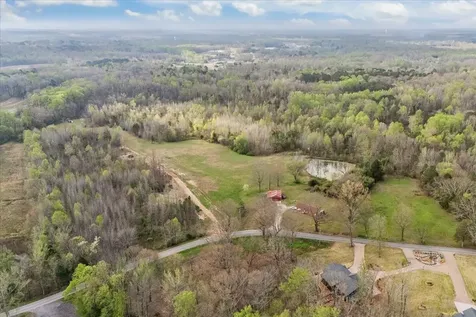 1759 Mckelvy Road Camden TN 38320