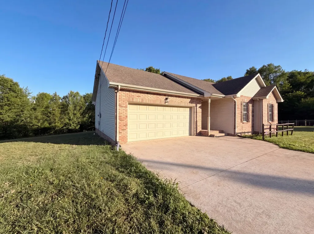 3394 Endsworth Drive Clarksville TN 37042