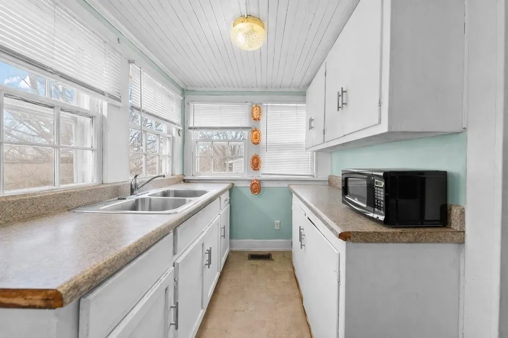 423 Mooresville Pike Columbia TN 38401