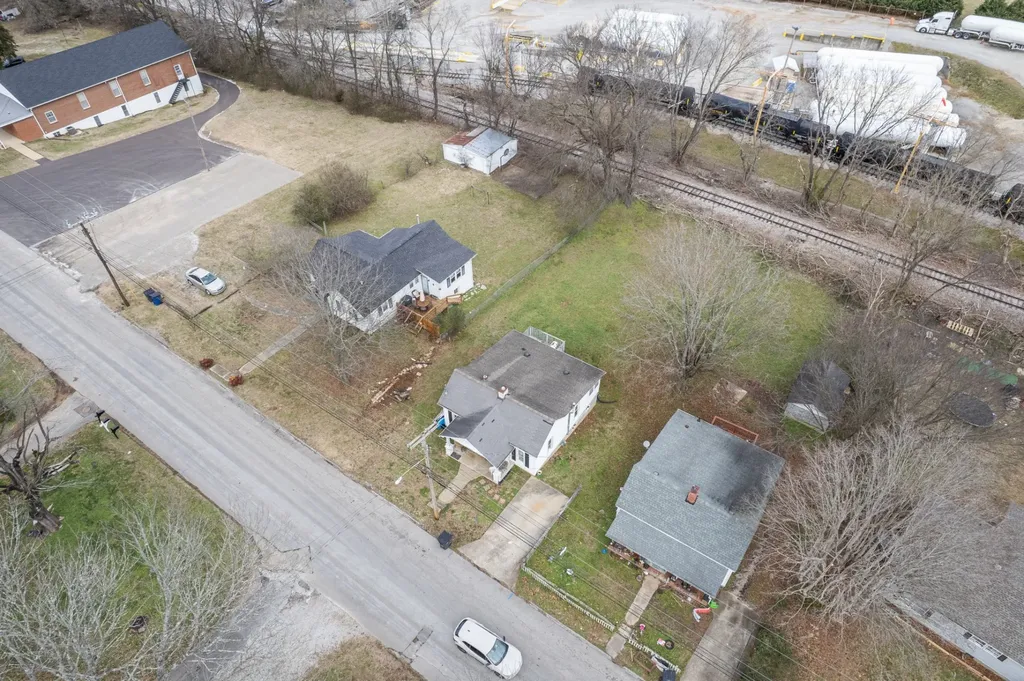 423 Mooresville Pike Columbia TN 38401