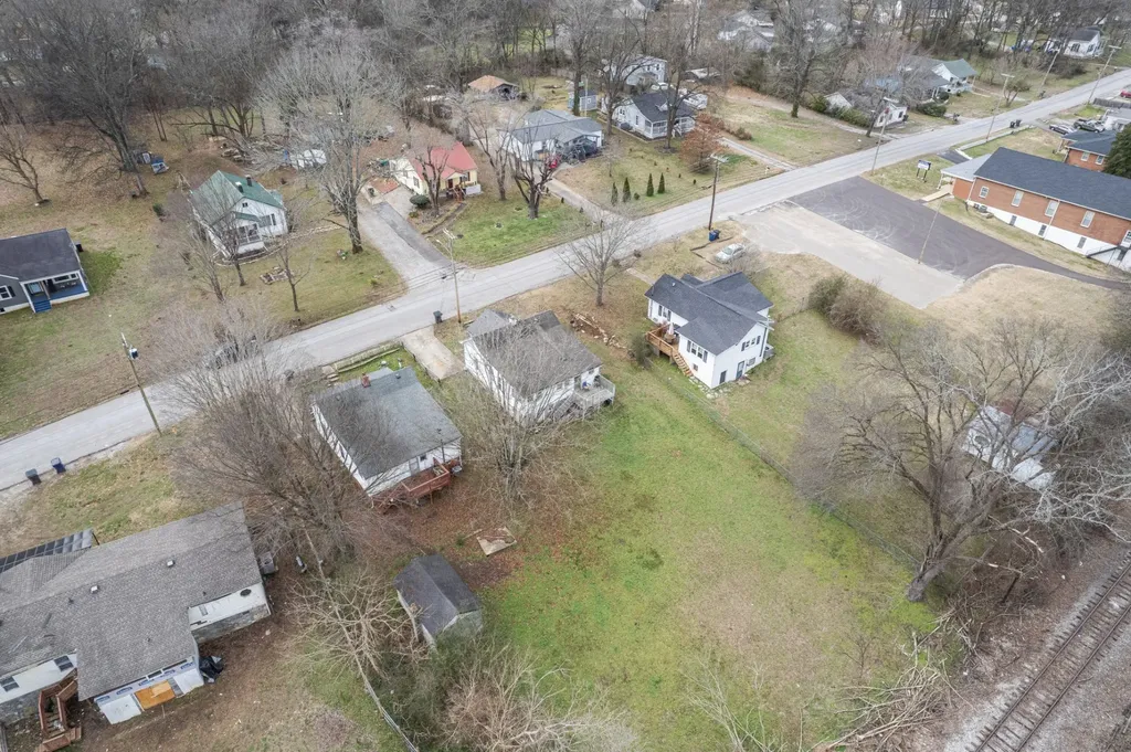 423 Mooresville Pike Columbia TN 38401