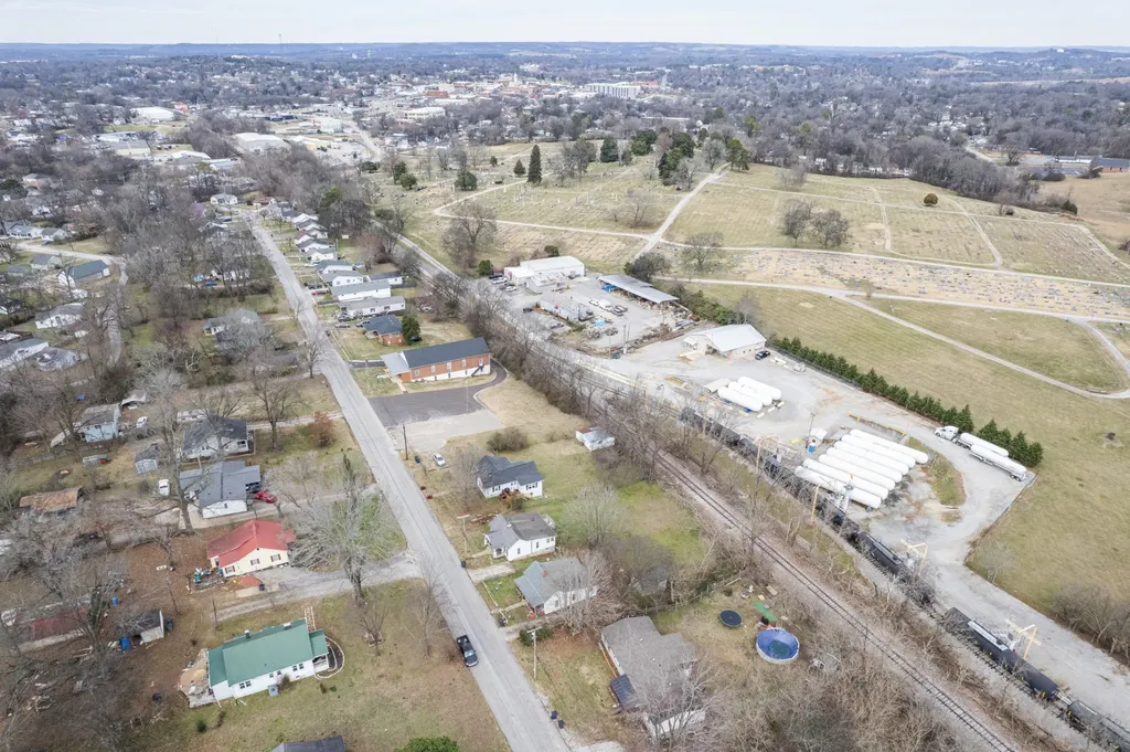 423 Mooresville Pike Columbia TN 38401