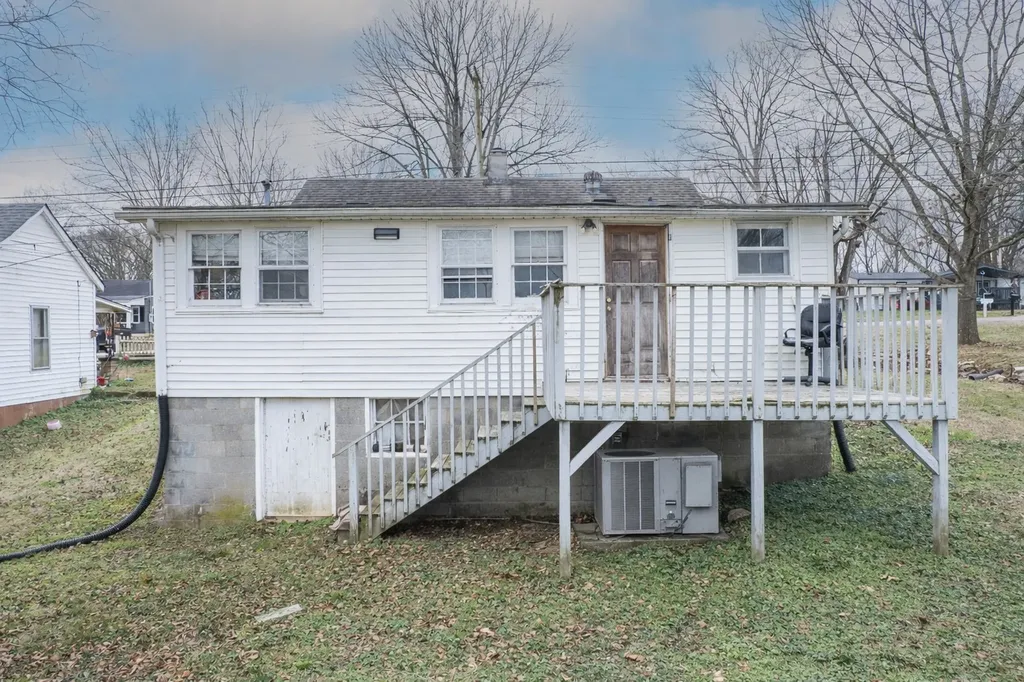 423 Mooresville Pike Columbia TN 38401