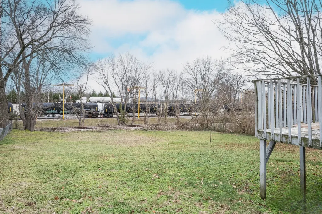 423 Mooresville Pike Columbia TN 38401