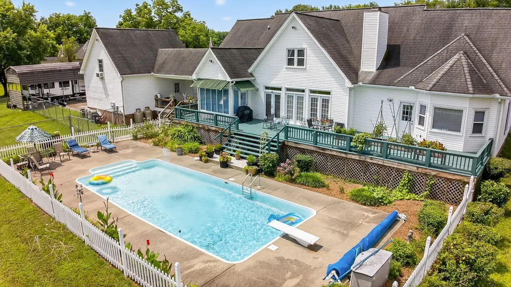2236 New Hope Road Hendersonville TN 37075
