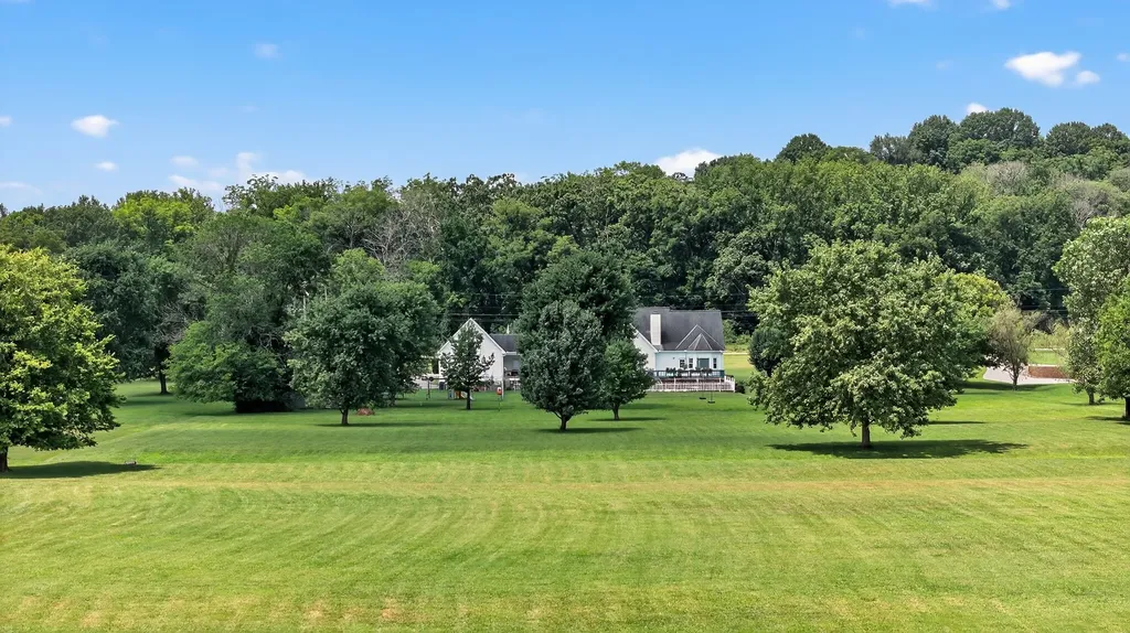 2236 New Hope Road Hendersonville TN 37075