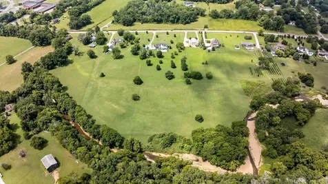 2236 New Hope Road Hendersonville TN 37075