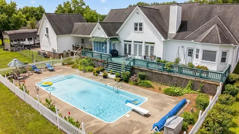 2236 New Hope Road Hendersonville TN 37075