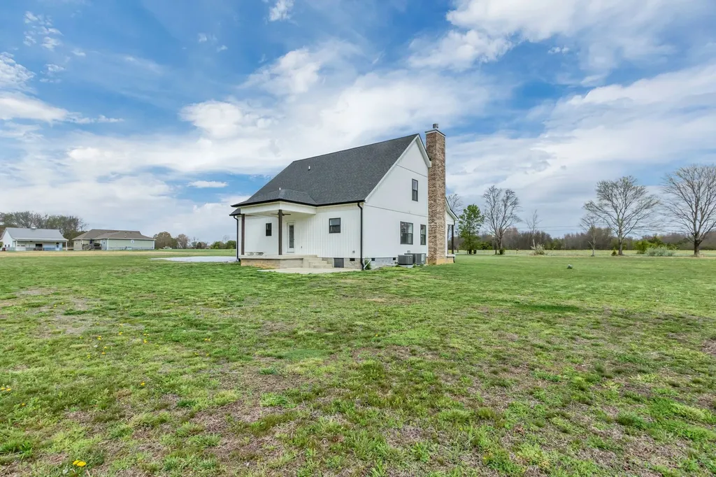 210 Deer Creek Lane Tullahoma TN 37388