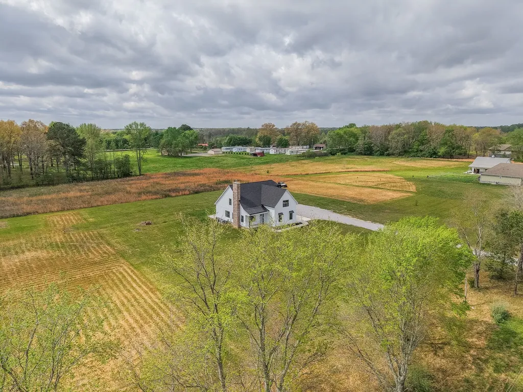 210 Deer Creek Lane Tullahoma TN 37388