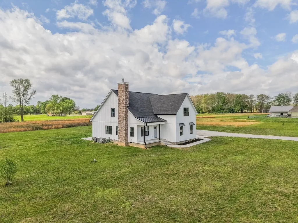 210 Deer Creek Lane Tullahoma TN 37388