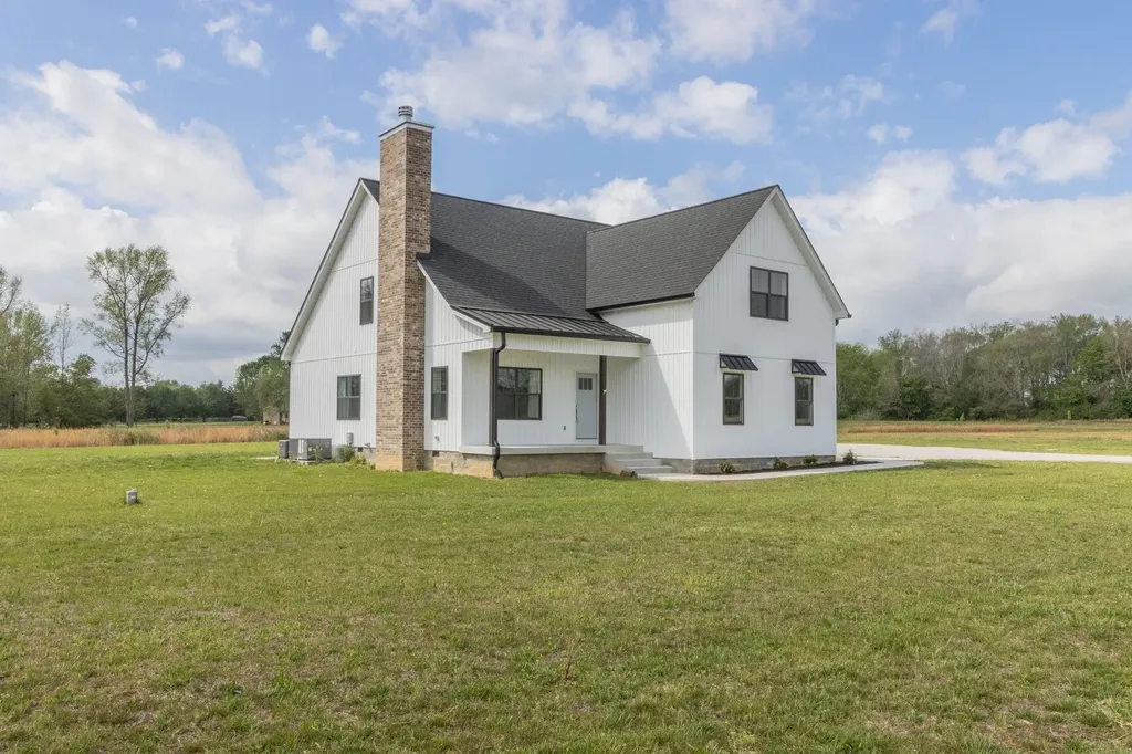 210 Deer Creek Lane Tullahoma TN 37388