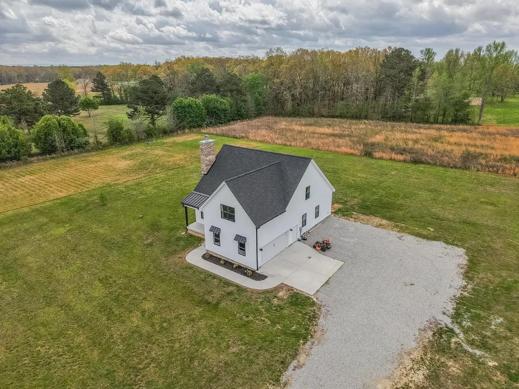 210 Deer Creek Lane Tullahoma TN 37388