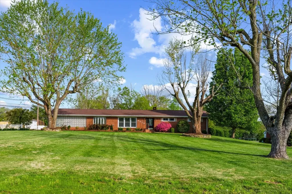 4018 Trotwood Avenue Columbia TN 38401