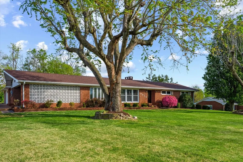 4018 Trotwood Avenue Columbia TN 38401