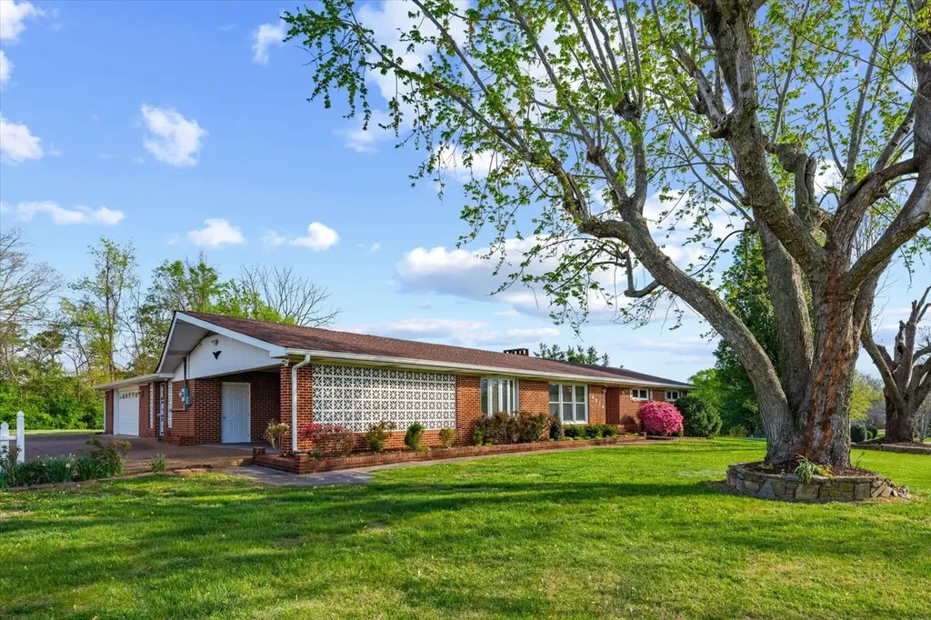 4018 Trotwood Avenue Columbia TN 38401