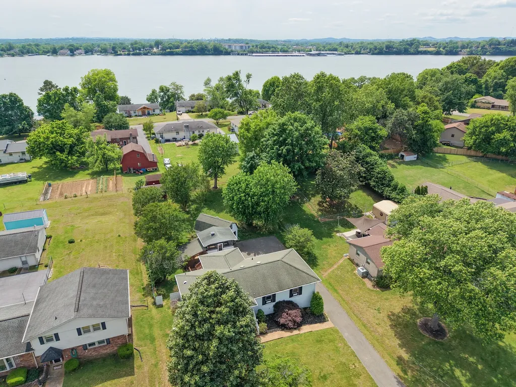 108 Maureen Drive Hendersonville TN 37075