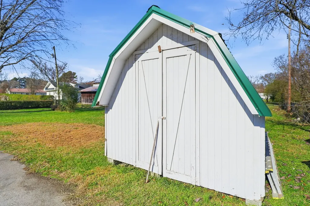 812 Bel Aire Drive Tullahoma TN 37388