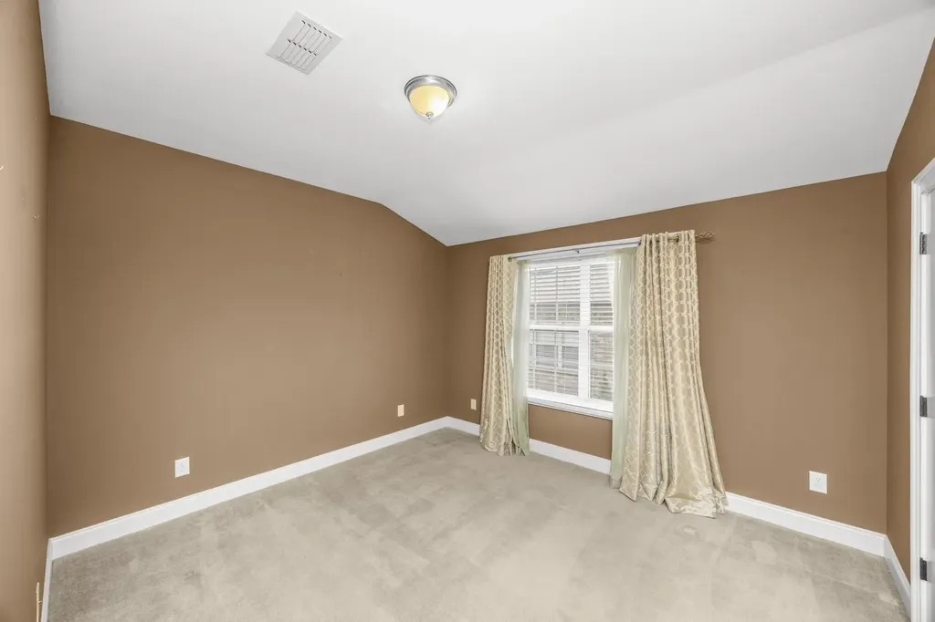 113 Nogs Garden Gallatin TN 37066