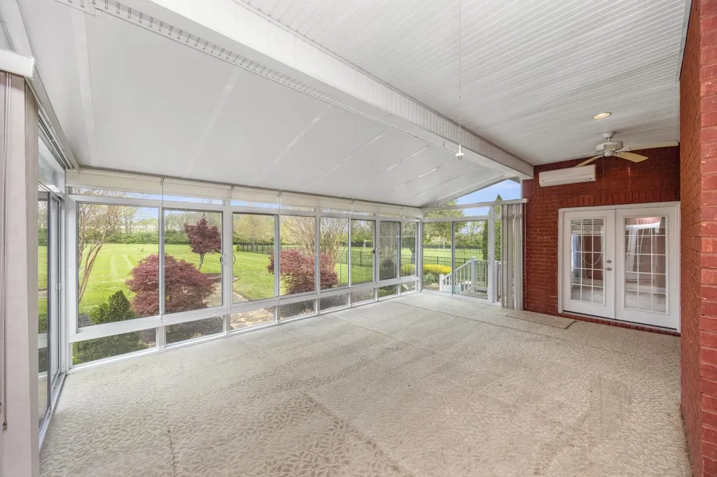 113 Nogs Garden Gallatin TN 37066